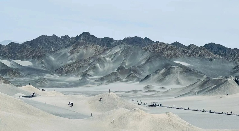 The Qinghai-Gansu Grand Loop in Winter – Mountains
